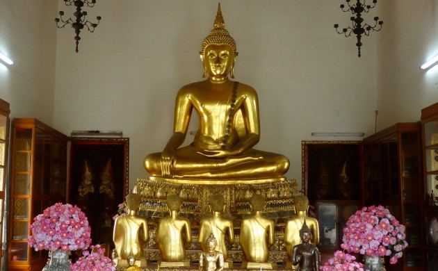 Exploring Wat Pho Temple in Bangkok