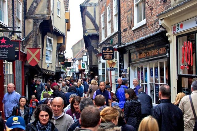 © 2012, Paul Buckingham and licensed for reuse under this Creative Commons Licence. 2900904_44fcc168